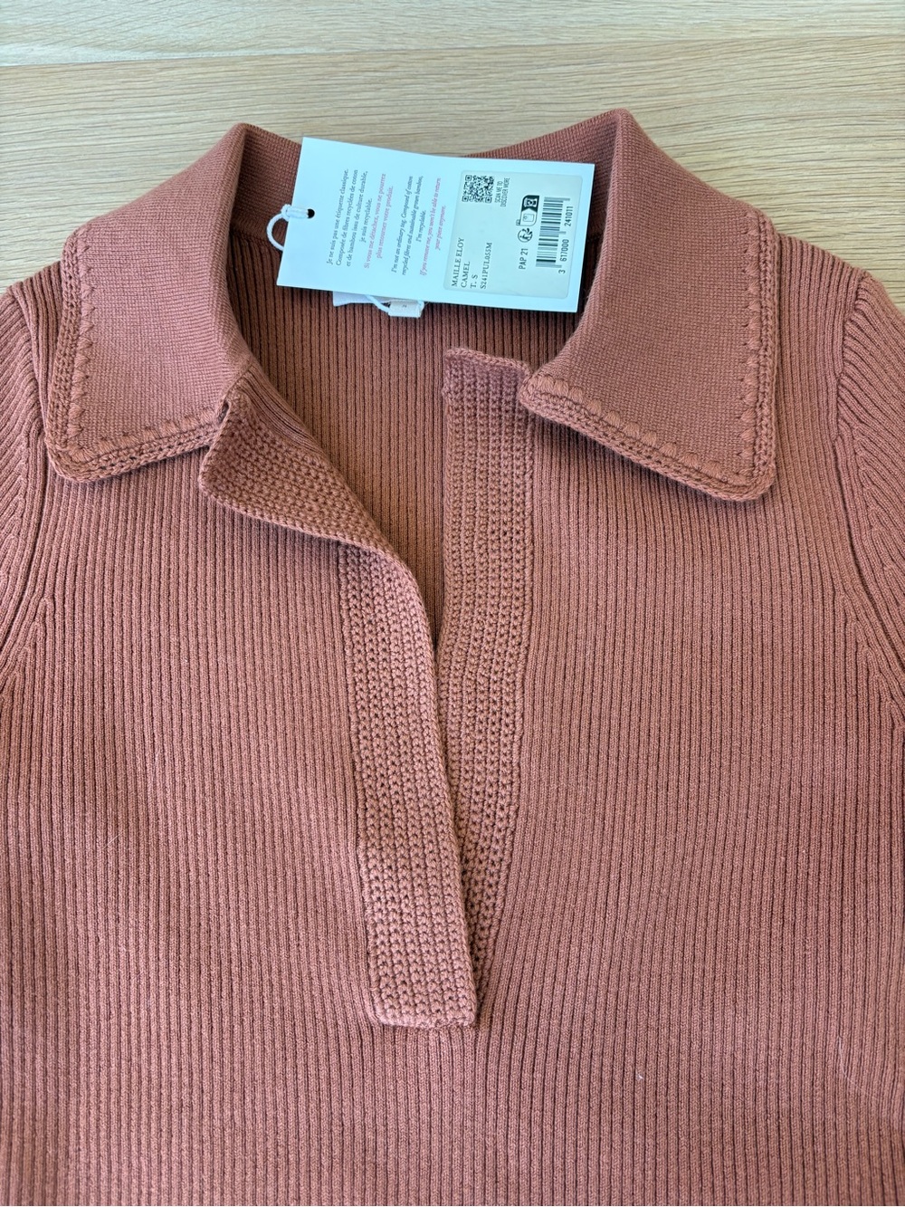 Sezane Rust Ribbed V-Neck Short Sleeve Sweater - Picture 3 of 8